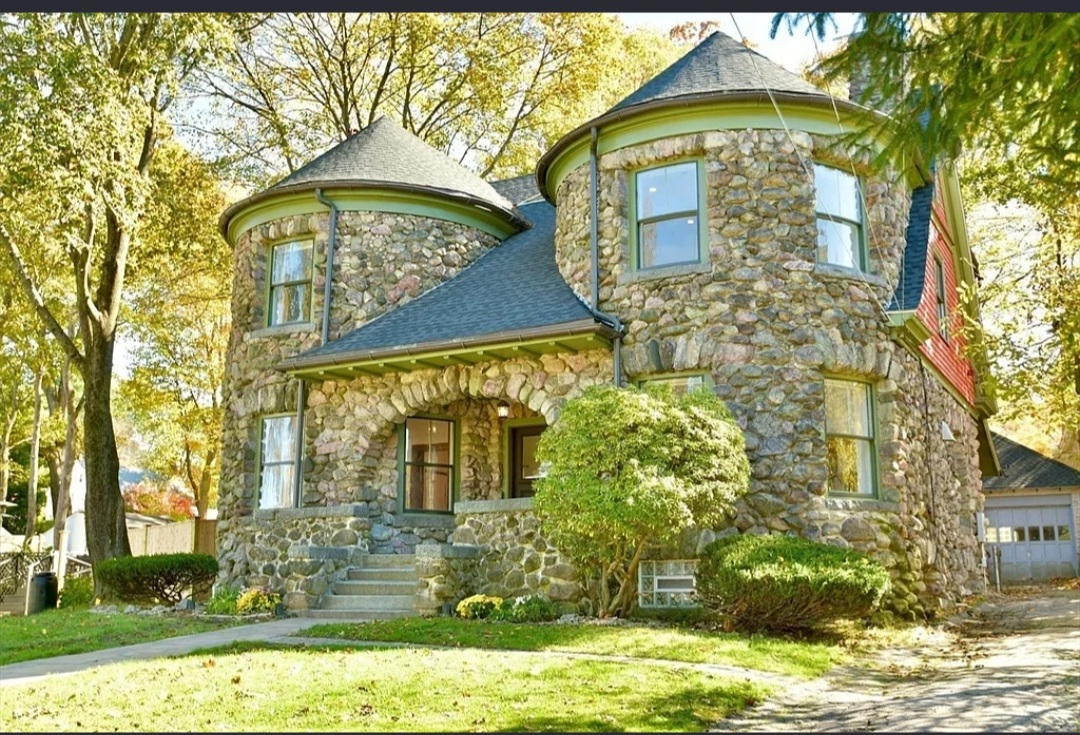 METICULOUSLY MAINTAINED HOMES